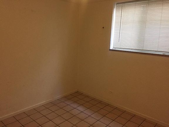 4th image of 1555 1/2 Tamarac St