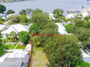 704 SW Cleveland Ave, Stuart, FL 34994