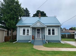 2807 West St, Two Rivers, WI 54241