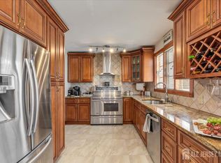 544 W 8th St, Plainfield, NJ 07060