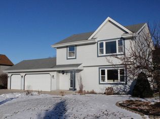N6275 Woodland Meadows Dr, Sheboygan, WI 53083
