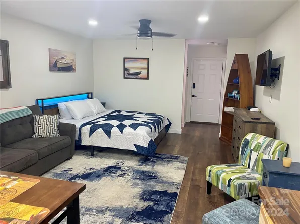 160 Whitney Blvd #20, Lake Lure, NC 28746