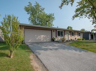 523 Raven Rd, Valparaiso, IN 46385