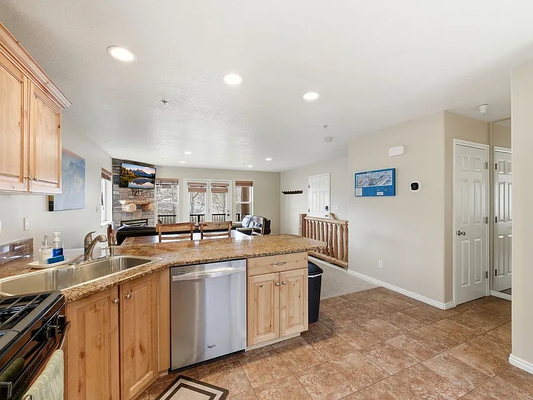 3555 N Fox Run #303 — Photo 20