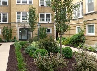 2335 W Addison St #D, Chicago, IL 60618