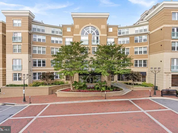 12000 Market St APT 329, Reston, VA 20190