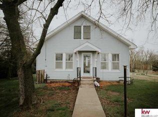 510 C St, Carleton, NE 68326