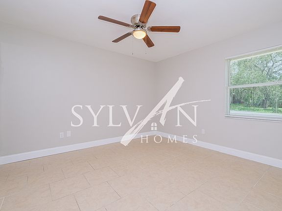 017-photo-main-bedroom-11448648_08032022