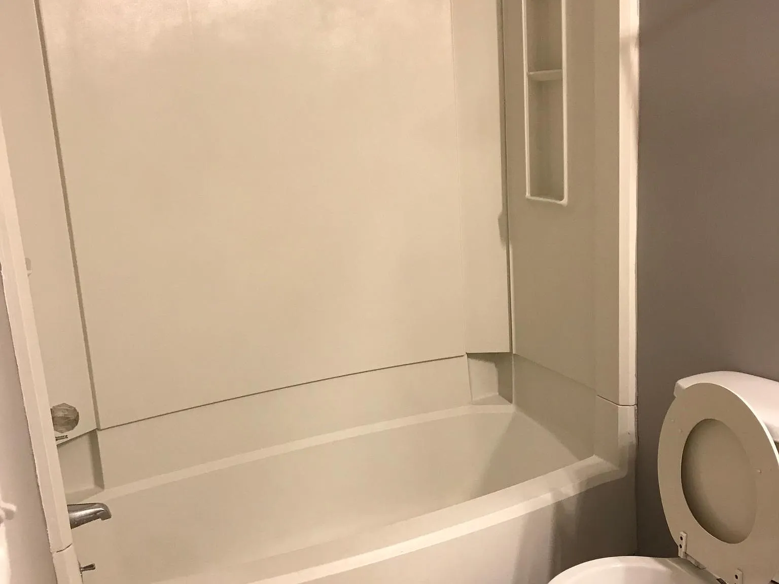 4 bed, 2.5 bath, 1500 sqft, $1,800 — Photo 2