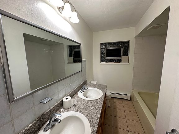 5th image of 9420 Lawrence Ct APT A