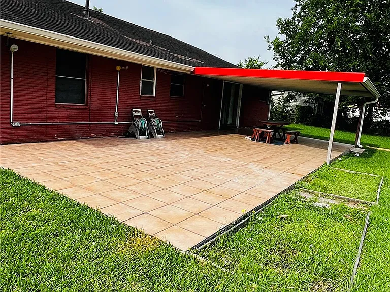 13421 Utica St — Photo 8