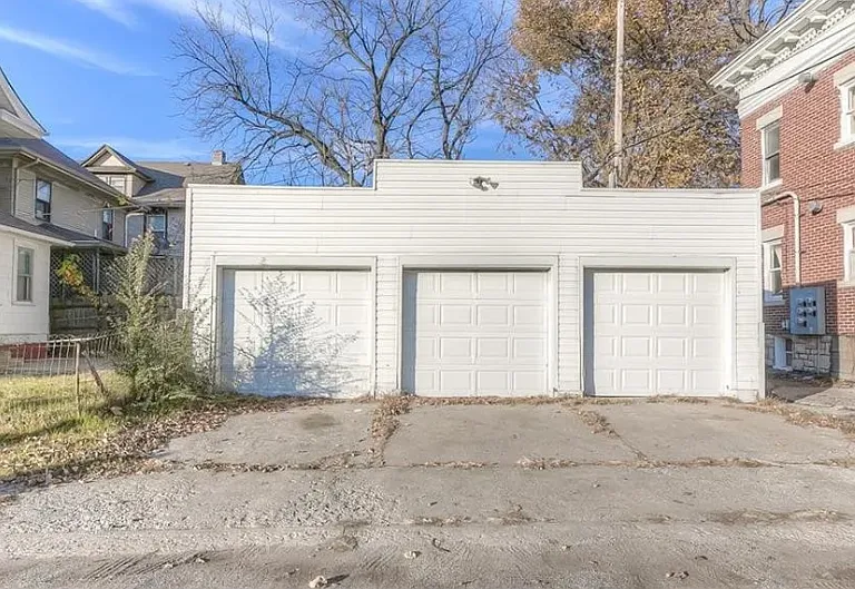 1233 Benton Blvd — Photo 2