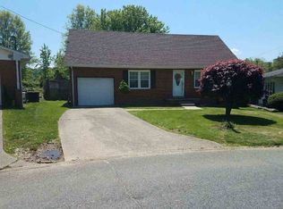 1512 Greenbrier Dr, Huntington, WV 25704