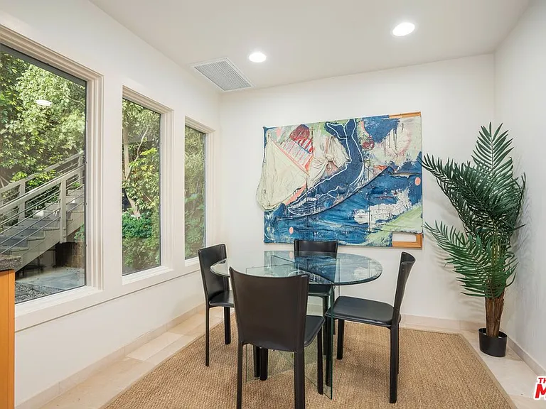 24456 Malibu Rd — Photo 12