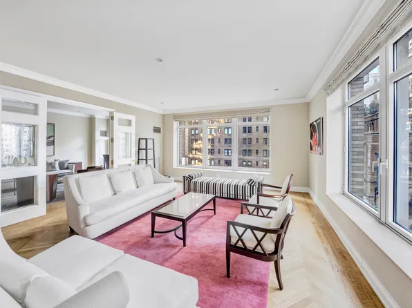 515 Park Avenue image 2 of 18