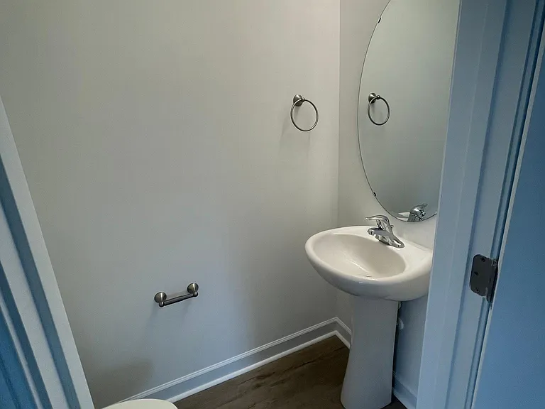 520 Rogers Lake Rd — Photo 4