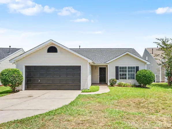 1745 Southwind Dr, Charlotte, NC 28216