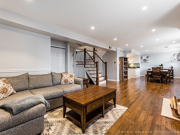 2nd image of 1201 W Diversey Pkwy APT 3D