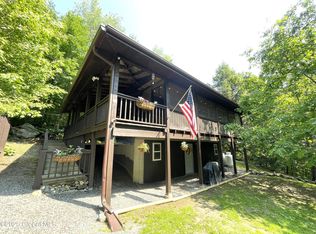 93 Forrest Trl, Sand Lake, NY 12153