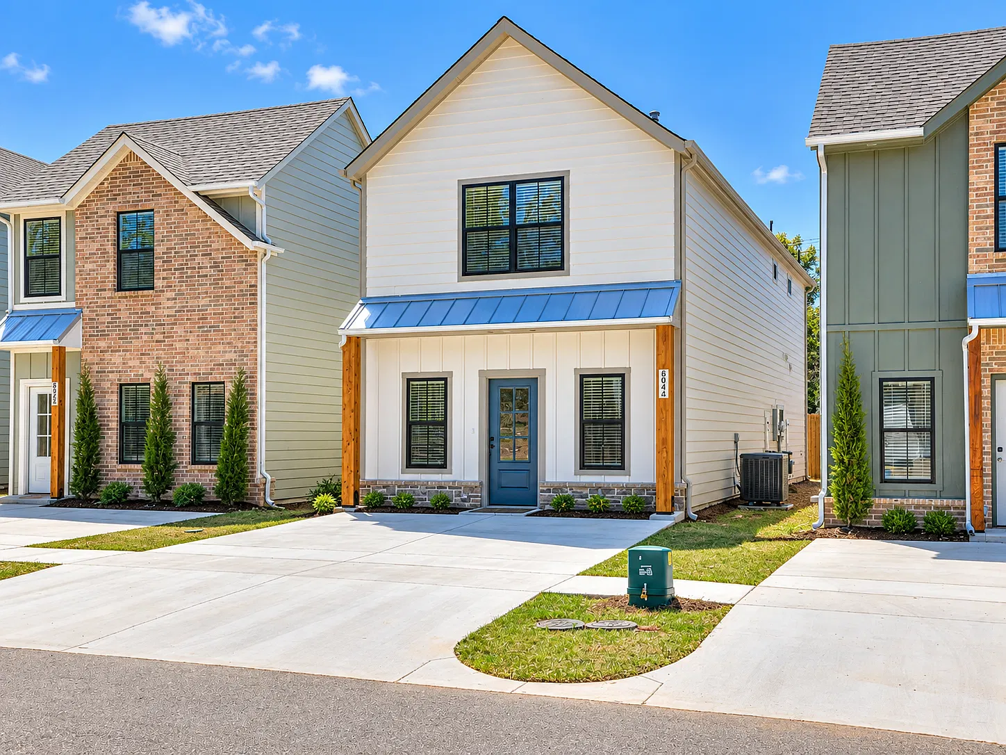 3 bed, 2.5 bath, 1414 sqft, $1,895 — Photo 2