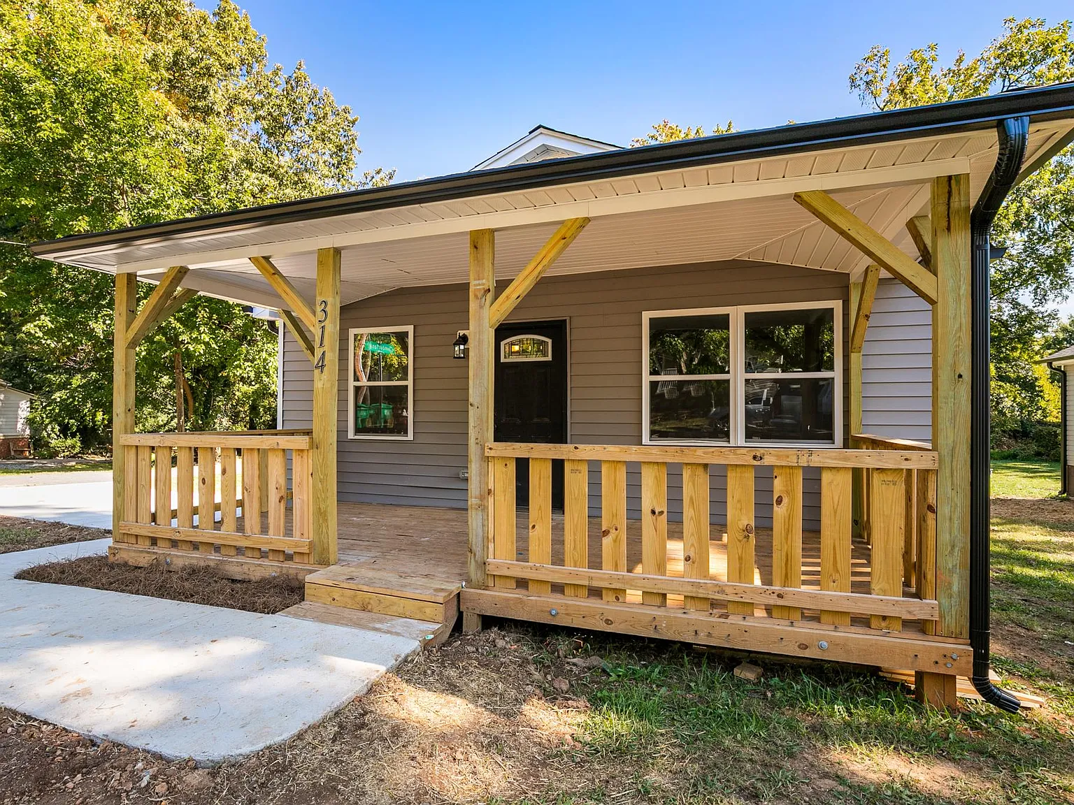 3 bed, 1056 sqft, $1,400 — Photo 4