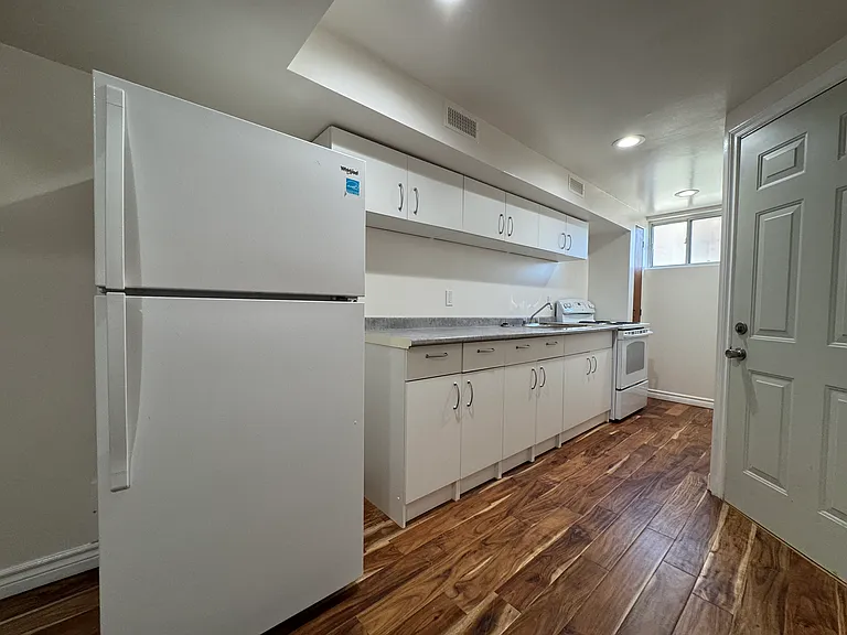 60 Wilfred Ave #B — Photo 5
