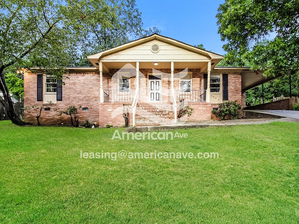 3900 Oakmont Dr