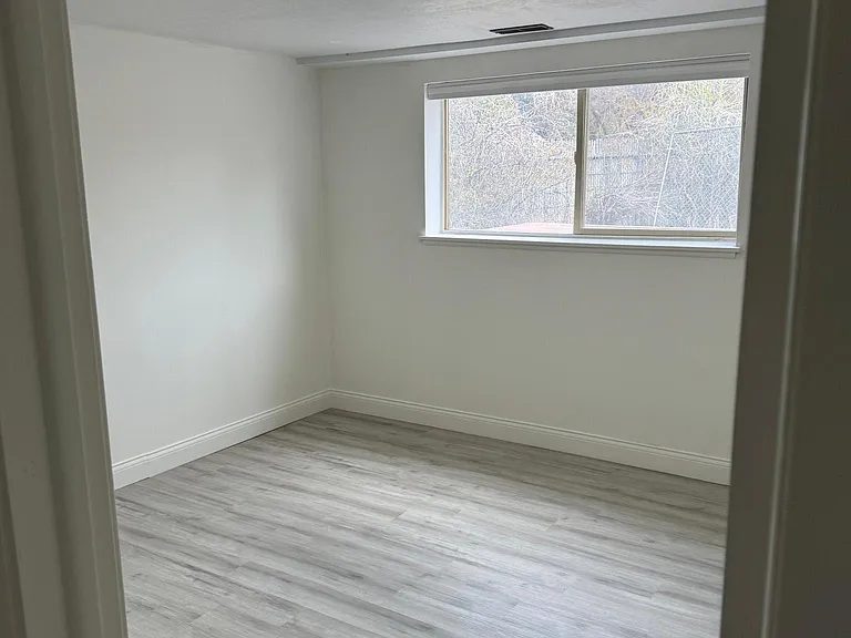 Upstairs Bedroom 2