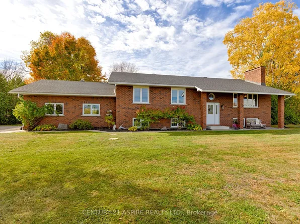 75 Pembroke St E, Whitewater Region, ON K0J 1K0