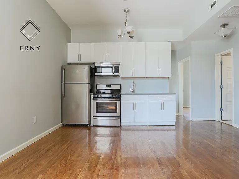 296 Cooper St #2R — Photo 1