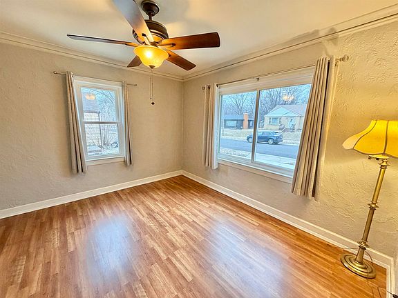 5th image of 1506 Victoria Ave