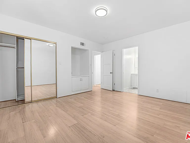 10393 Almayo Ave #5 — Photo 5