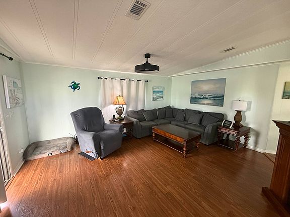 4th image of 310 San Remo Ln