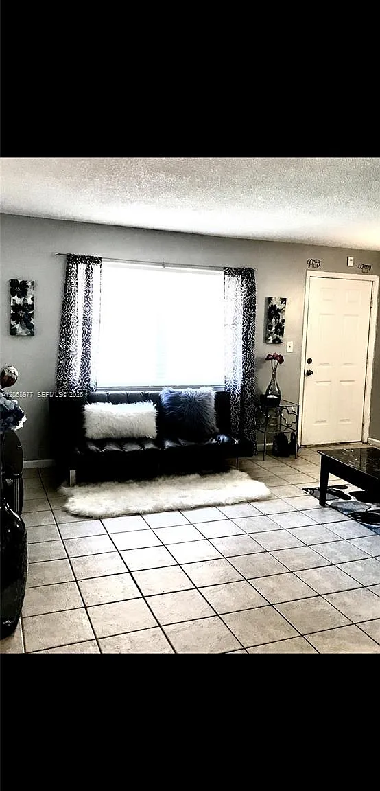 New World Condo Apts Iv — Photo 4