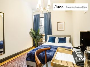 356 W 39th St #C, New York, NY 10018