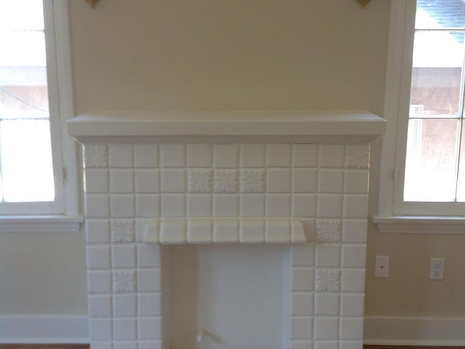 LIVING ROOM FAUX FIREPLACE