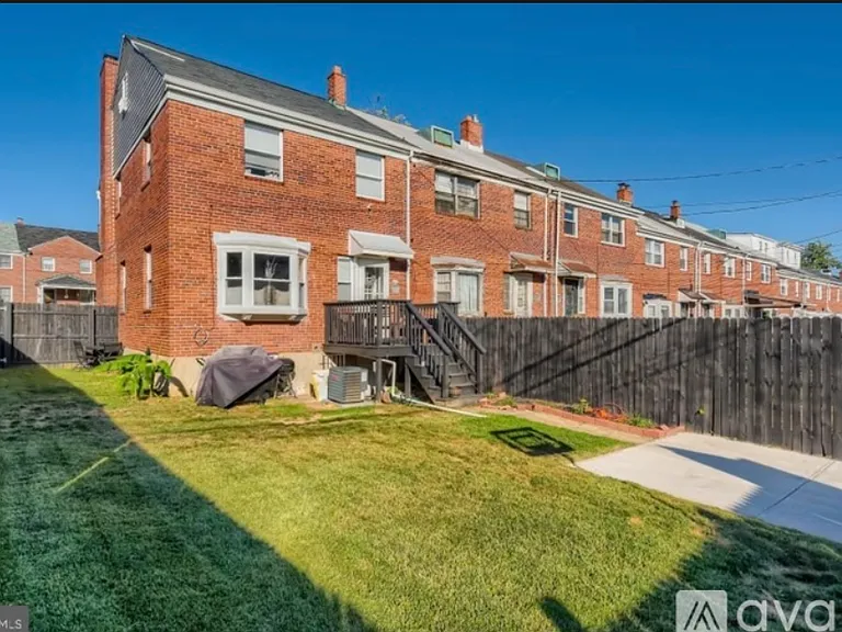 1915 Hillenwood Rd — Photo 22