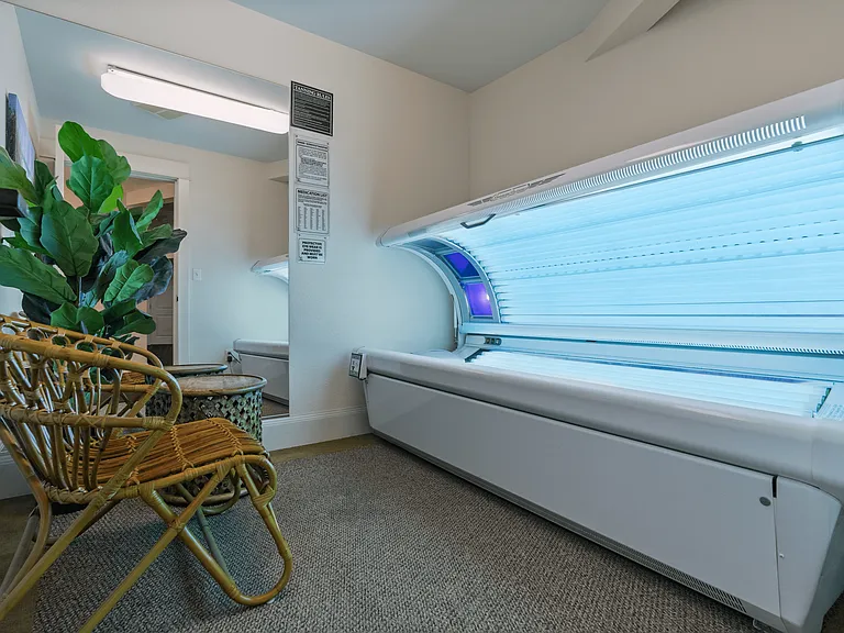 On-site tanning bed for resident convenience