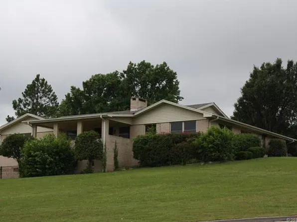 1331 Northcrest Dr, Ada, OK 74820