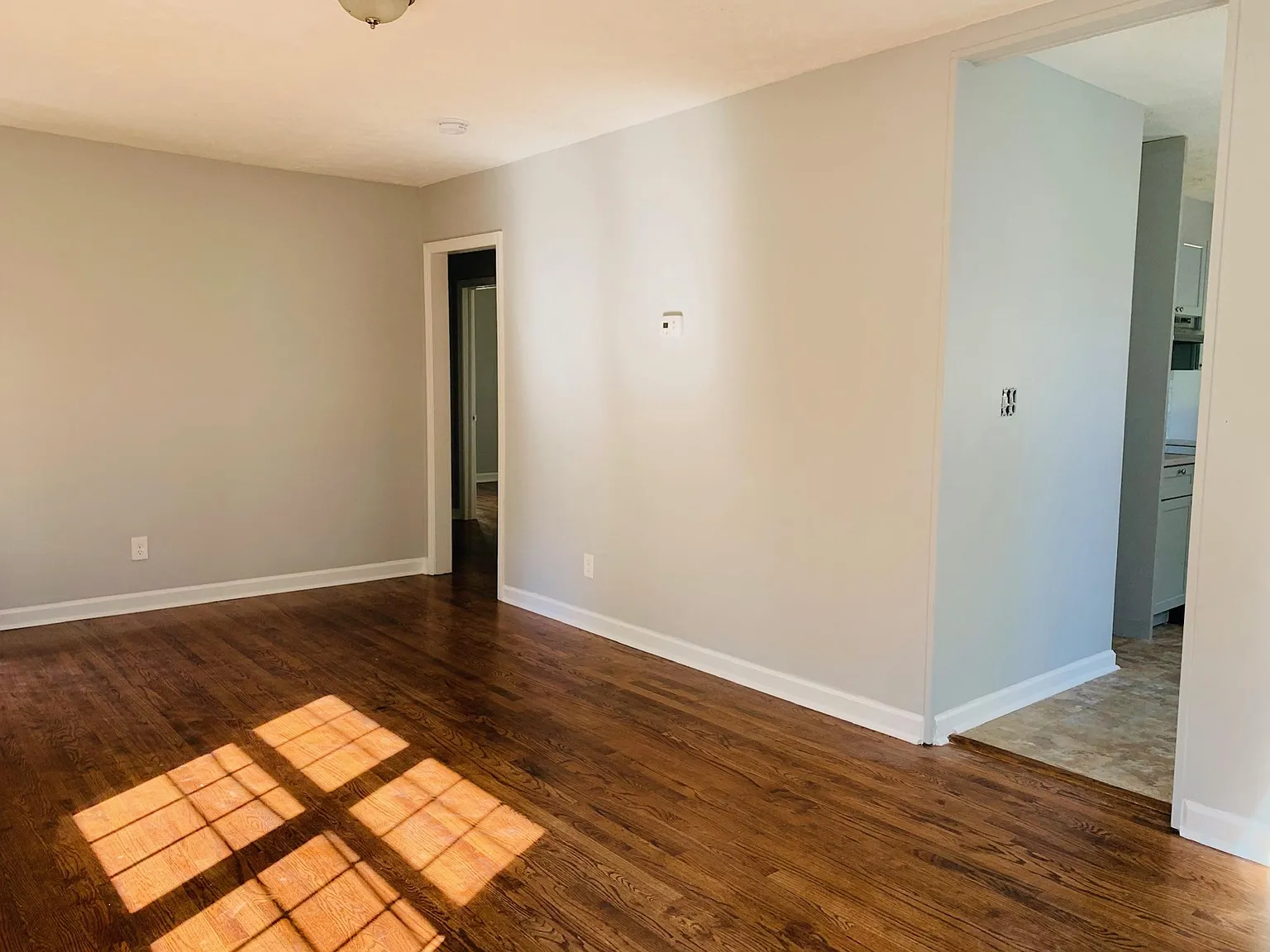 3 bed, 1100 sqft, $2,195 — Photo 4