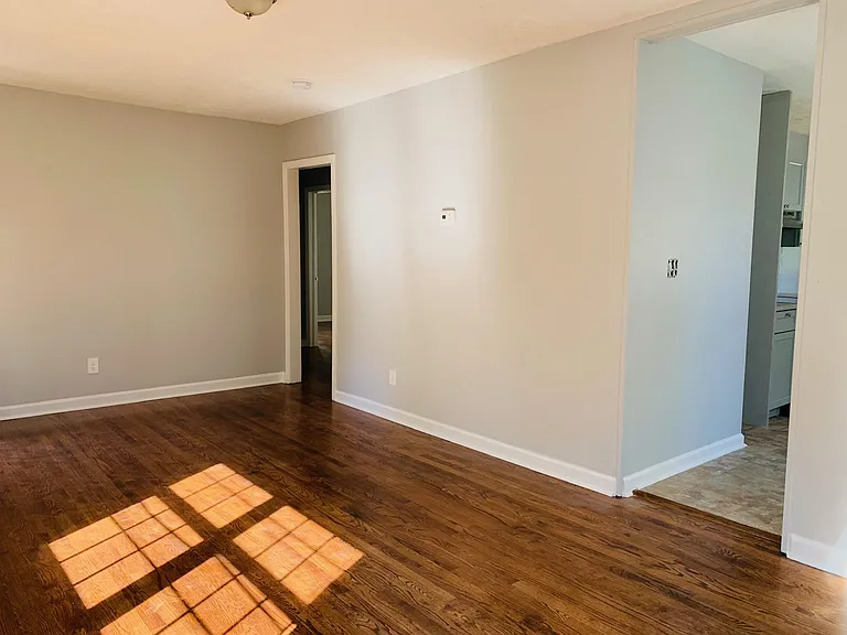 972 Welch St SE — Photo 4