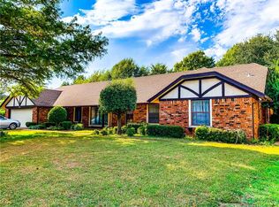 3721 Rolling Ln, Midwest City, OK 73110