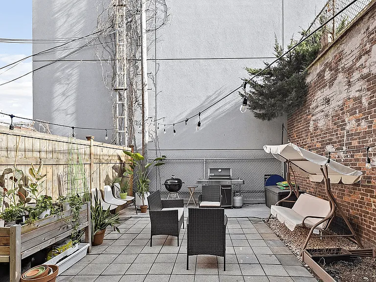208A Calyer St #1 — Photo 7