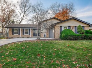 7716 Knottingham Ln, Downers Grove, IL 60516