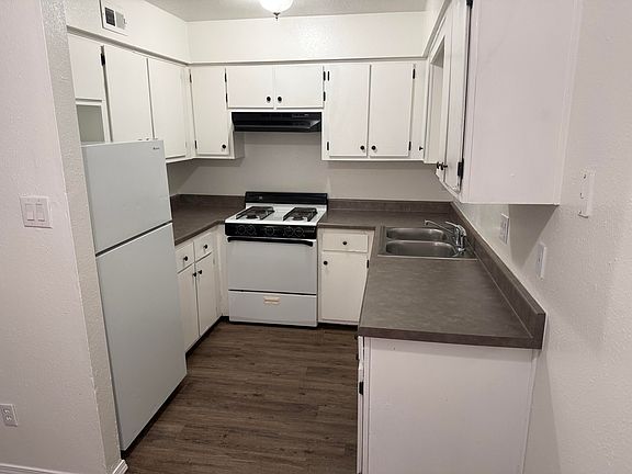3rd image of 1237 Menaul Blvd NW