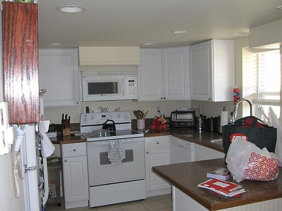 2nd image of 220 SE Gladstone St #5