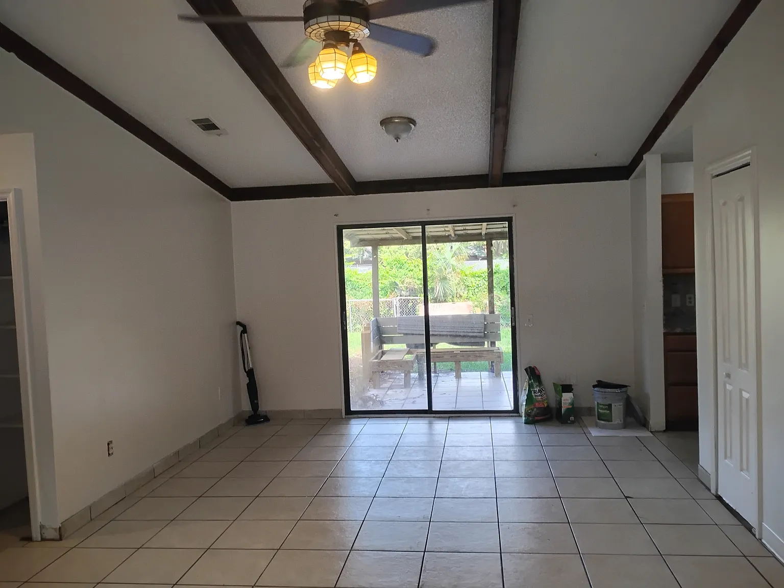 3 bed, 1100 sqft, $1,695 — Photo 4