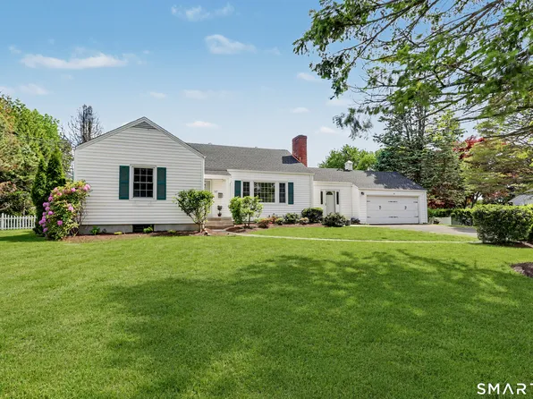 97 Ridgeview Avenue, Trumbull, CT 06611