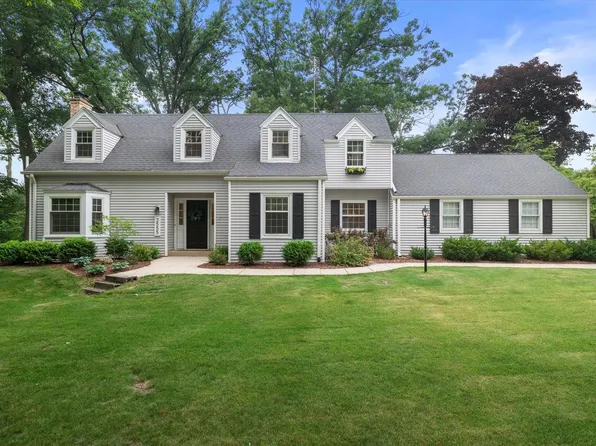 2555 North 120th STREET, Wauwatosa, WI 53226