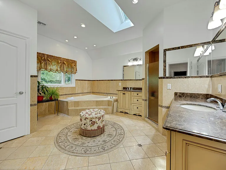 252 Mabel Pl — Photo 31